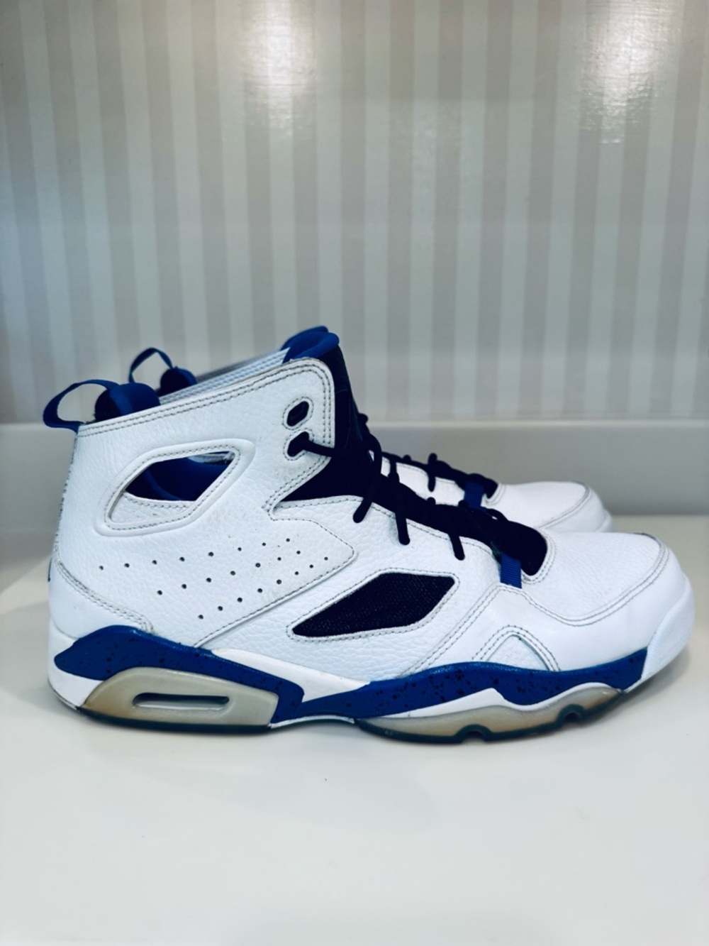 the Air Jordan Flight Club 91 “White Hyper Royal" - Picture 11 of 16